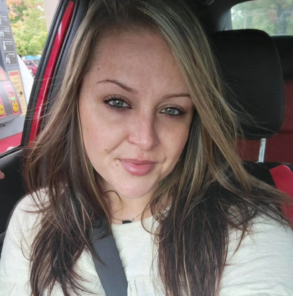 Meet your Posher, Lena